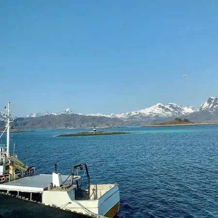 Risvaerbrygger As Holiday home *